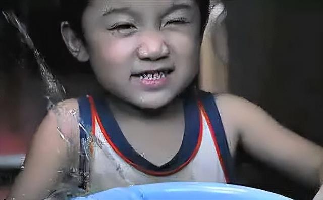 童星|幼年时灵气逼人，成年却胖成“土肥圆”，这七位发福的童星太可惜