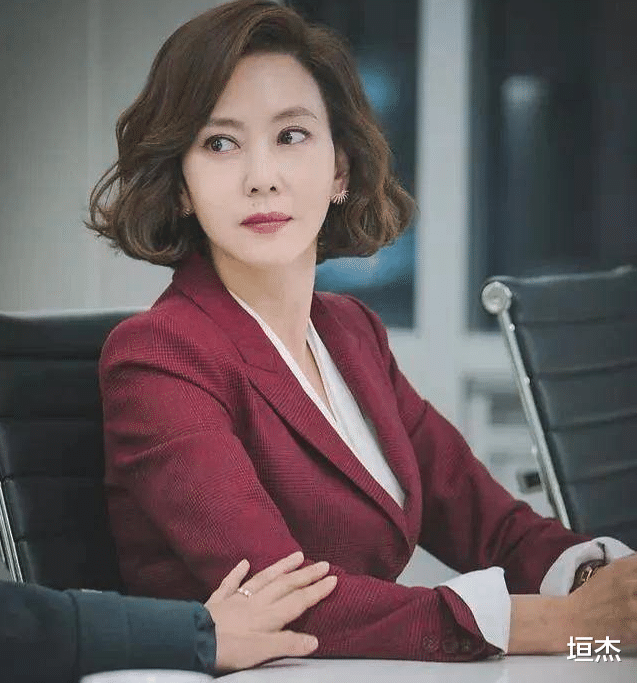 姚晨|“职场拽姐”不要硬演,看这6位女星告诉你,啥叫霸气侧漏