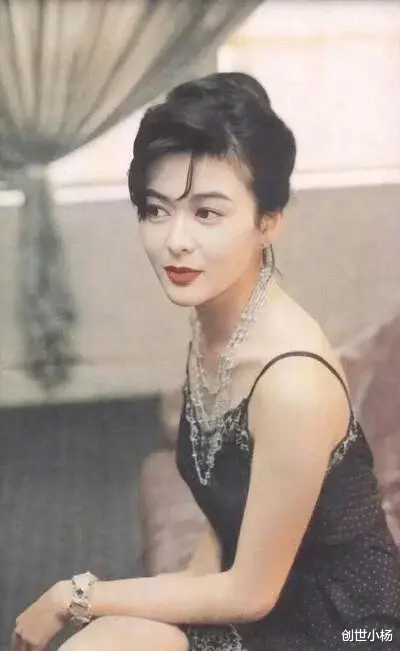 关之琳|58岁关之琳皮肤紧致，曲线身材魅力不减，网友：不愧是女神