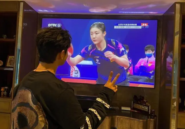 黄晓明|陈梦在国乒地位很高！主要是涉及娱乐圈，表哥黄晓明发话了