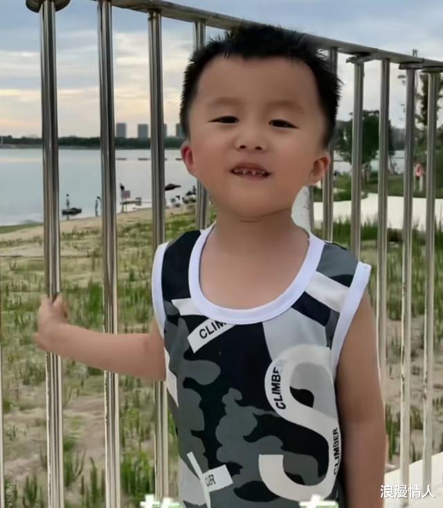 李小冉|奇奇人小懂的可不少！田静晒娃日常，奇奇一段话，网友们心疼了