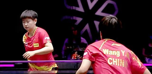 李宁|孙颖莎、王曼昱最新照片曝光!外套品牌是李宁,才800元一件!