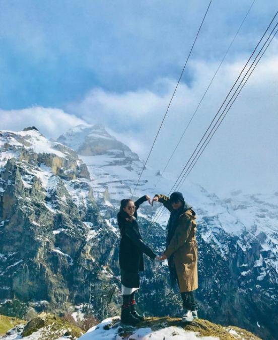 昆凌|周杰伦晒昆凌孕照官宣第三胎喜讯，去年11月昆凌曾因孕期不适晕倒