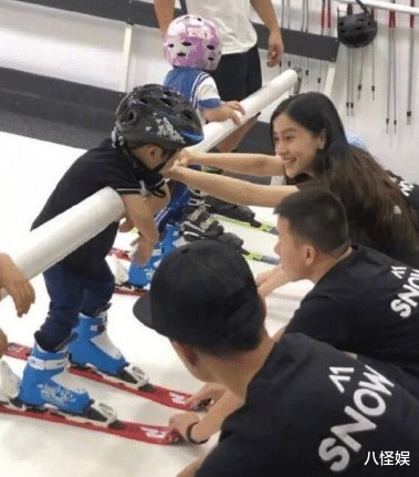 Angelababy|baby离婚后大谈亲子日常，与儿子一起种土豆做手工，小海绵很黏她