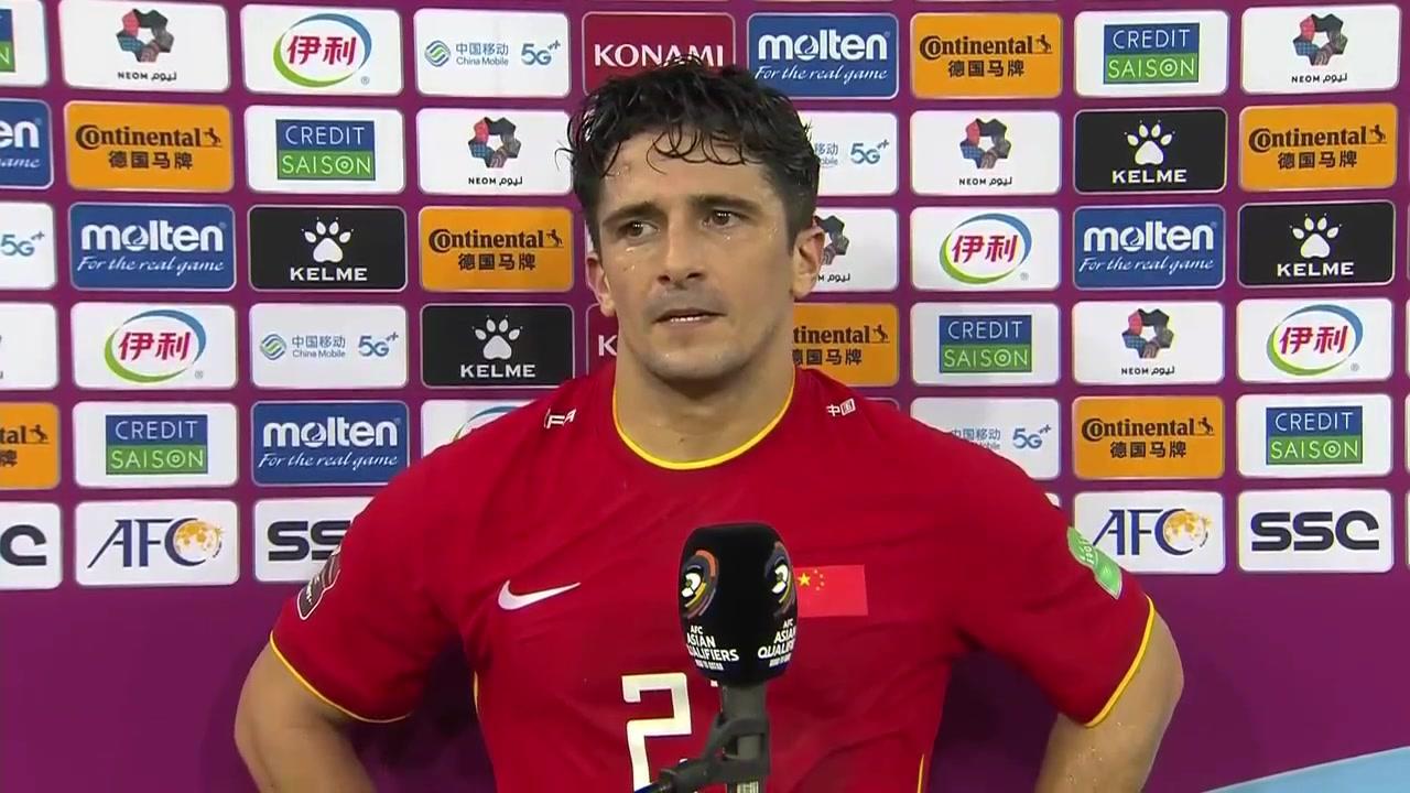 男足|中国第一位购买私人飞机的男足球员出现了：我随时等待国家队征召