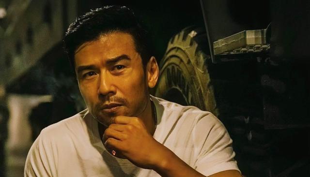 |恭喜！香港知名男星唐文龙被曝与内地女友结婚，已定居北京生活