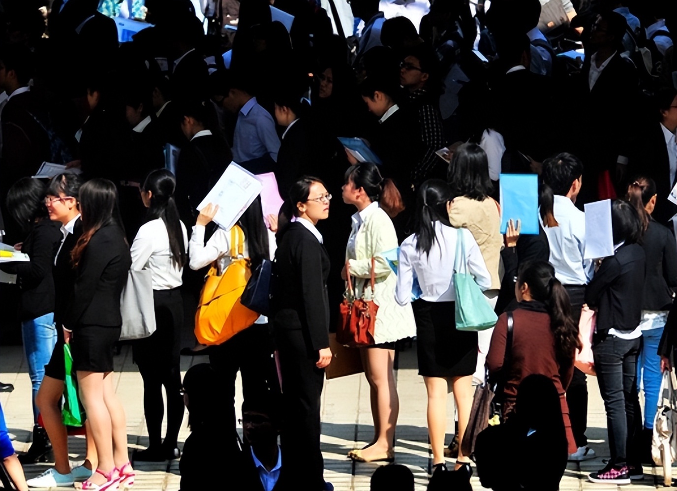 大学生|大学生的“反向求职观”，月薪过万无人问津，月薪3千却大受欢迎