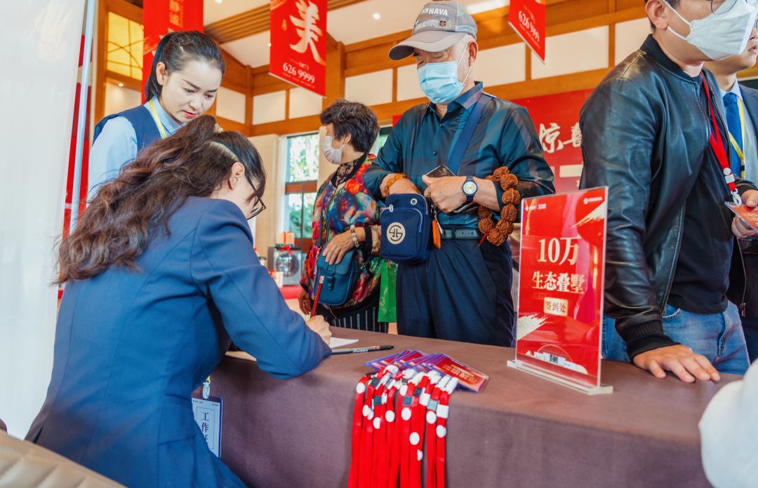 琅勃拉邦|云南小城人人向往的理想生活，湖光山色美如画，一年四季都像在度假！