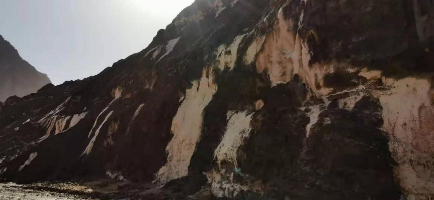火山|世界罕见的“盐火山奇观”—新疆温宿“盐山秘境”传奇