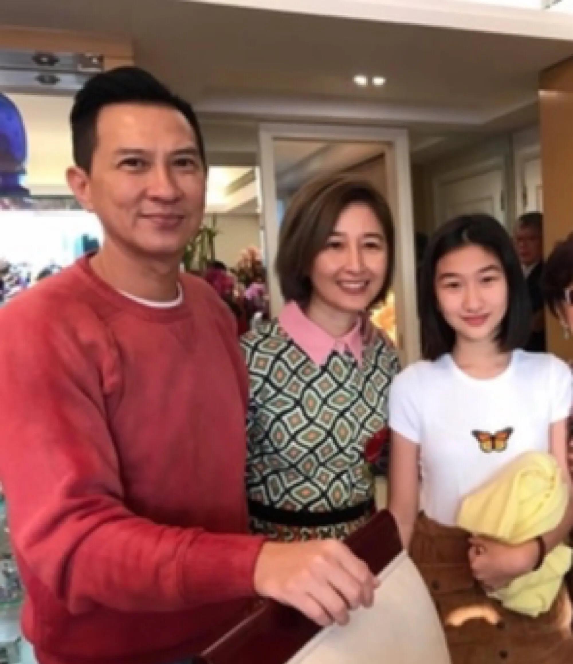 关咏荷|曾是TVB的当红花旦，为张家辉情愿当家庭主妇，如今关咏荷过得怎么样