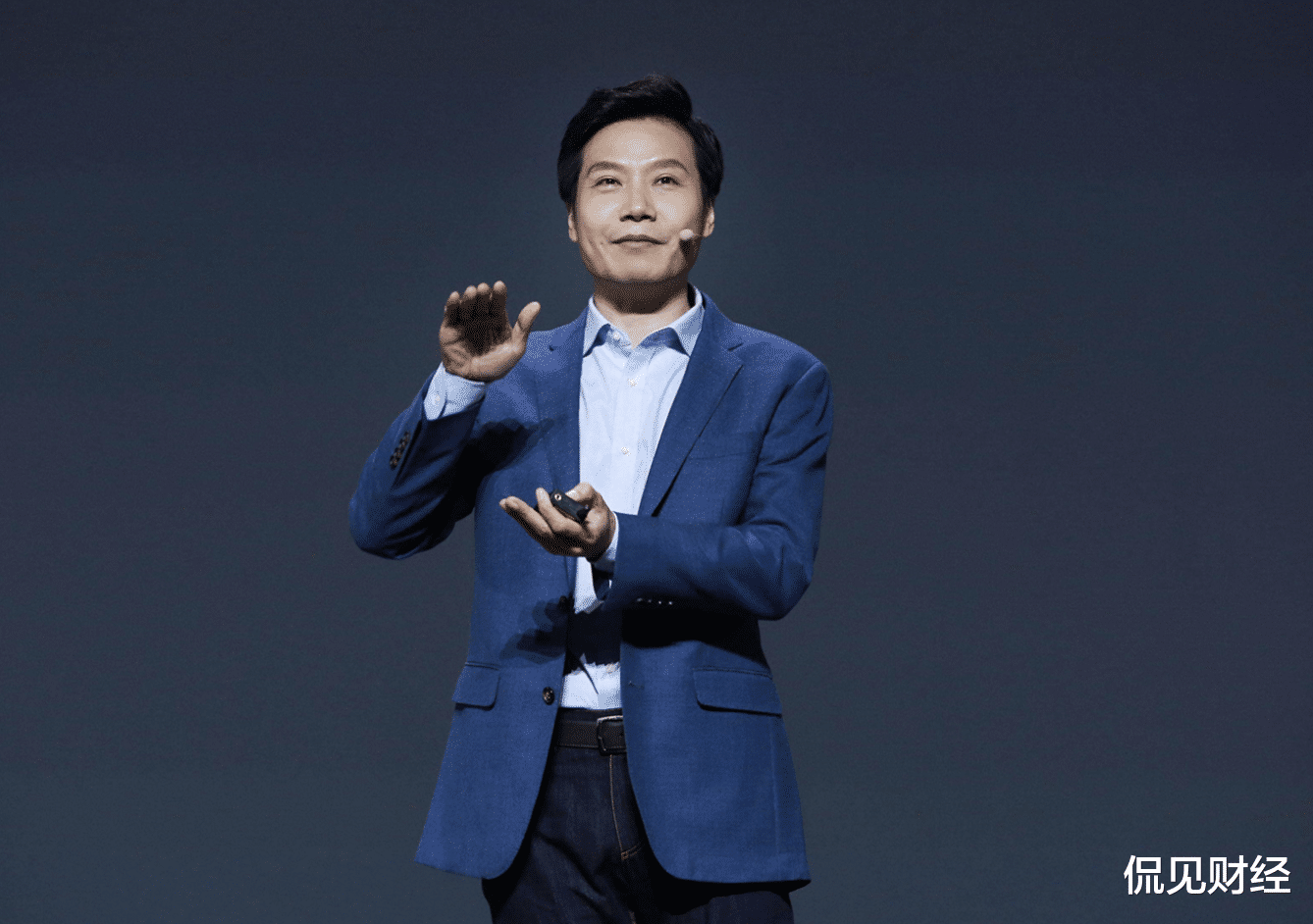 小米科技|雷军和乔布斯之间,差了四十六个小米