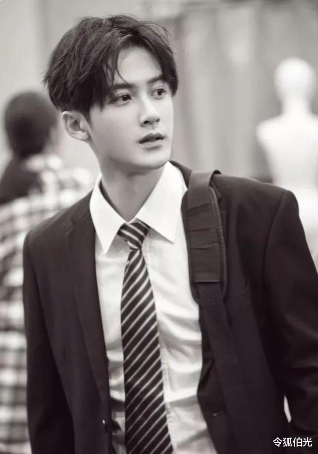 檀健次|为何檀健次，罗云熙爆火？“归国四子”却好像越来越困难了