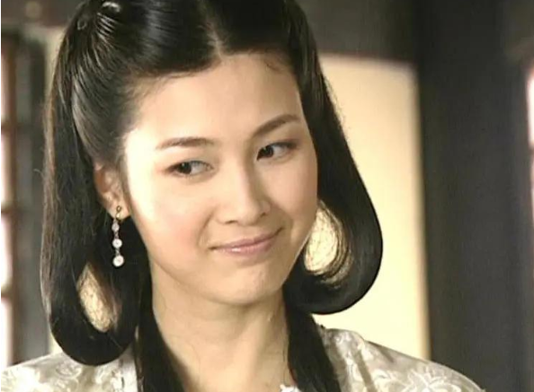 童蕾|富商周旭辉:44岁娶小12岁女星童蕾,获刑3年后,妻女怎么样了?