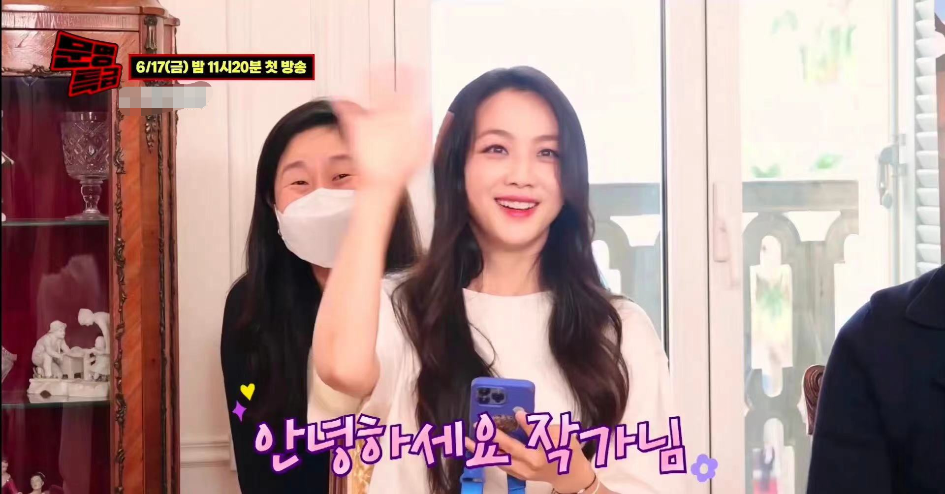 汤唯|汤唯挽男星现身韩国淡妆如少女,罕谈老公一脸甜蜜,力破婚变传闻