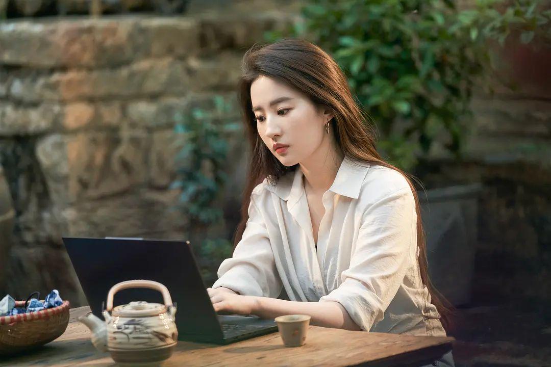 三体|除三体和狂飙外,又有2部王炸剧来袭,其中一部没播出就要成爆款