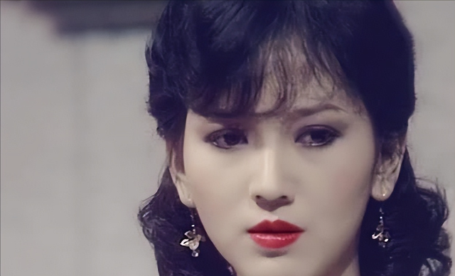 赵雅芝|赵雅芝的情史堪比电视剧集,经历家暴、出轨、偷情、等丰富剧情