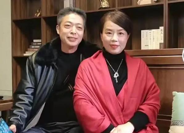 许妈身份曝光后,杜粉竟跑九江三院闹事,大娘发悬赏通告也是拼了