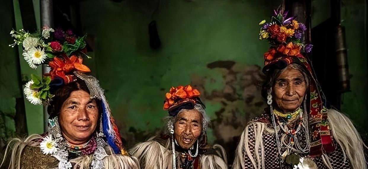 喜马拉雅山脉存在一个“神秘”部落,通婚繁衍方式十分特殊