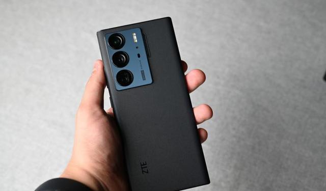 中兴|中兴Axon50Ultra很有声势，1TB涨到7699，具备机皇实力