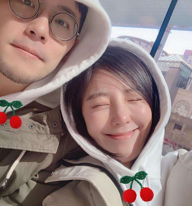 赵奕欢|34岁赵奕欢穿瑜伽裤排队做核酸，偷偷跳舞怕被发现，动作娇羞可爱