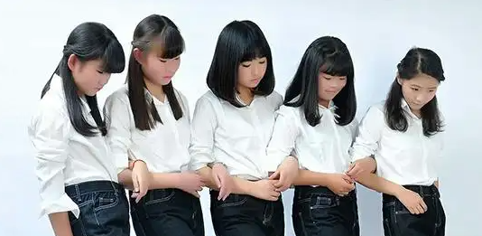 彩礼|妈妈后悔退彩礼,女儿说刷1000元礼物给联系方式,让你更有面子