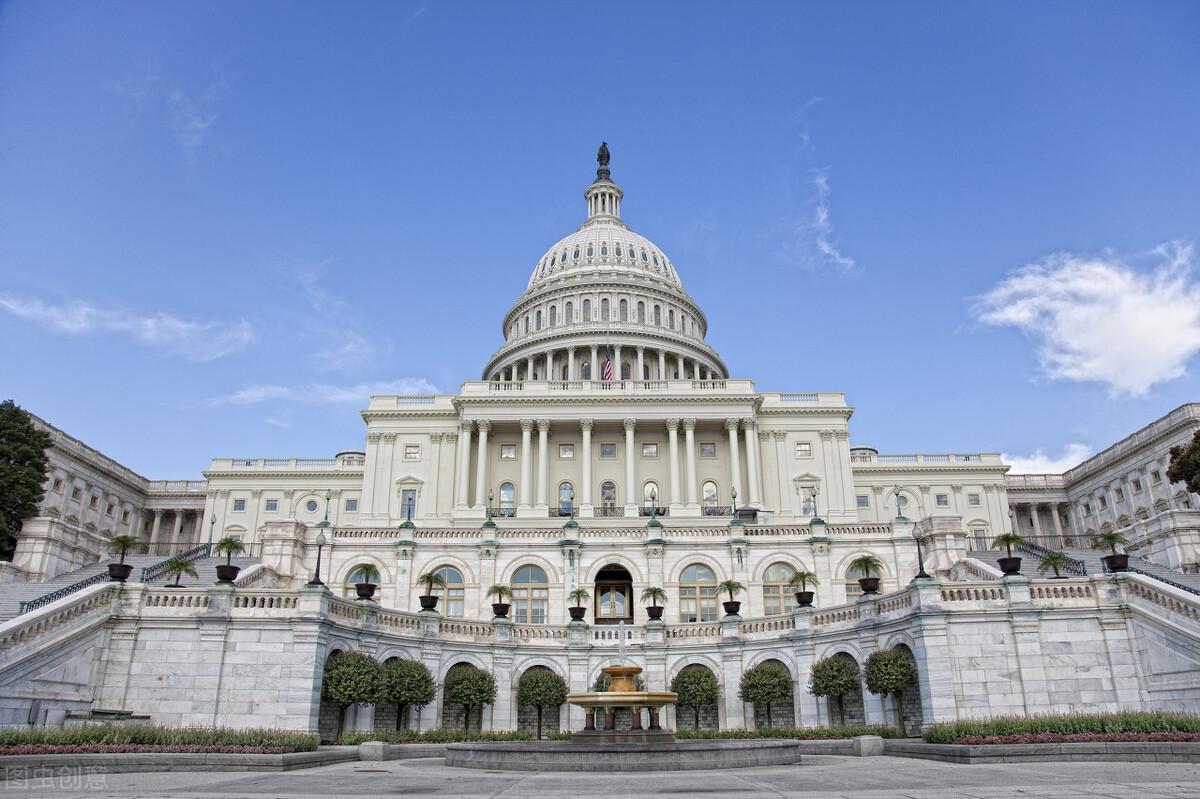 光刻机|荷兰终于忍不住了,出售光刻机给中国,美国想阻止也没用?