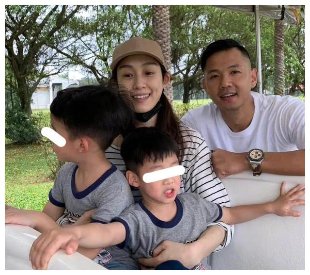 范玮琪|范玮琪父亲去世大小S发文悼念,两位亲人接连去世范玮琪悲痛不已