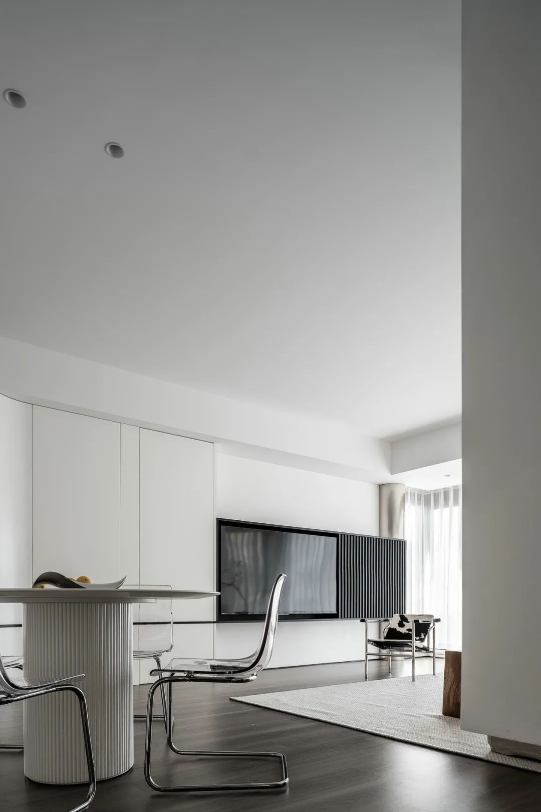 留白+氛围感:110m2光影之家,营造出了回归自然的视觉感!