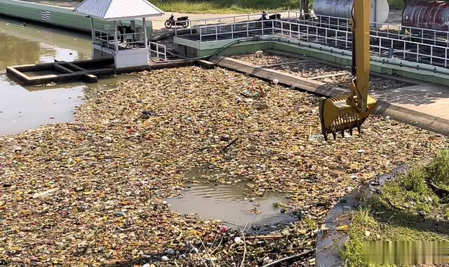 自驾|泰国清迈水灯节后 打捞逾40吨垃圾