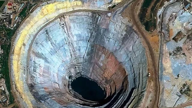 为何当年苏联挖穿地球的梦想，无法进行下去？50多年后终于明白