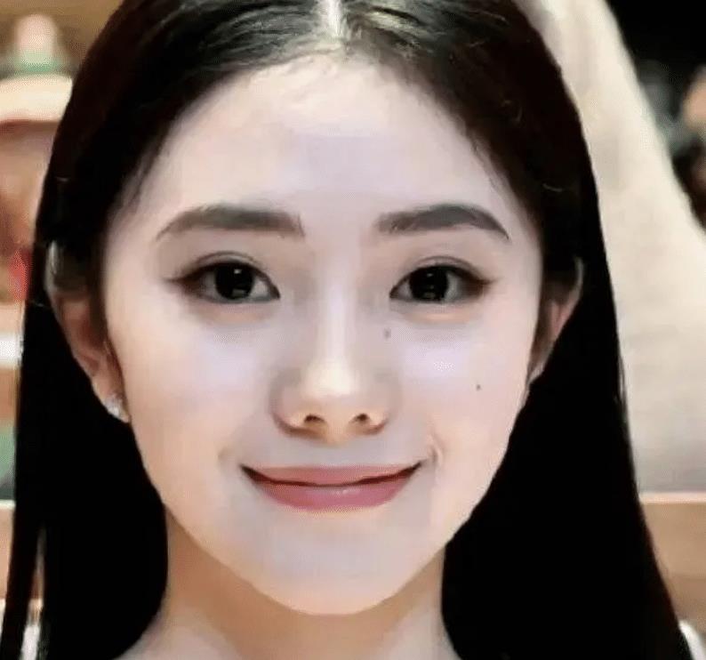 明明是美女,笑起来却很“恐怖”,这6位女星,不笑美艳一笑瘆人