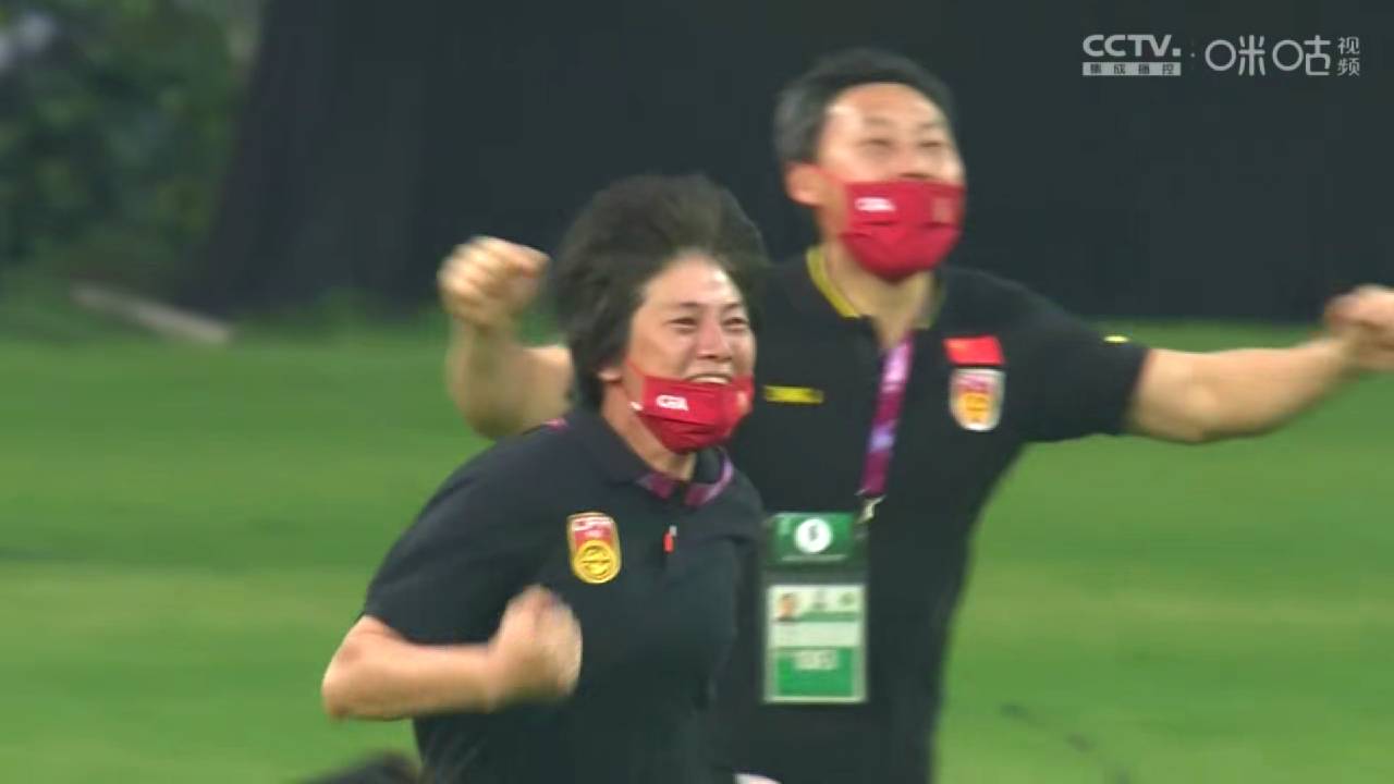 中国足球|落后 换人 追平 绝杀，铿锵玫瑰，亚洲冠军！中国足球最后的坚持