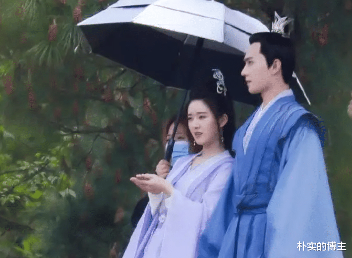 杨洋|杨洋为省钱丧心病狂，原著粉喊话换掉赵露思，她真的不配做女主？