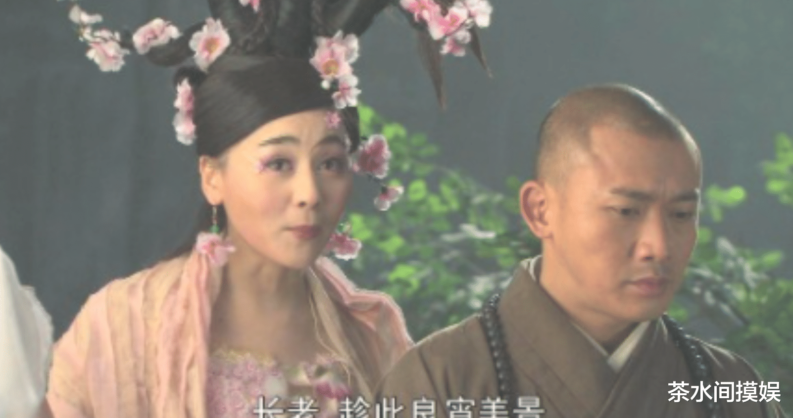 古装剧|古装剧造型能有多奇葩?脑门套鸡毛,蕾丝覆面,头上种树也不算啥