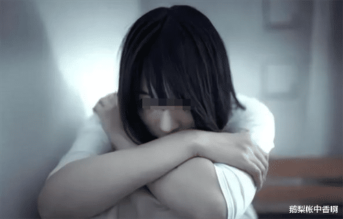 回顾男子酒后让朋友“教训”妻子,被妻子用菜刀砍死,法院判了