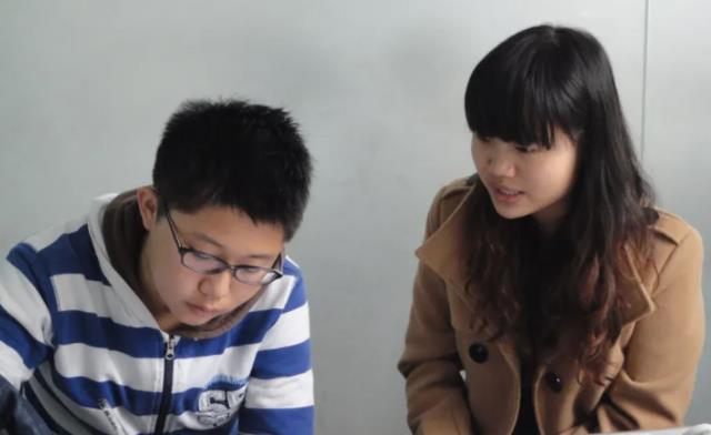 女初中生离家出走，竟是因为家长反对追星，谁的魅力这么大？