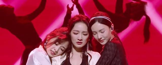 黄圣依|黄圣依组明明很惊艳,为什么无缘前三甲?魏大勋的表情耐人寻味