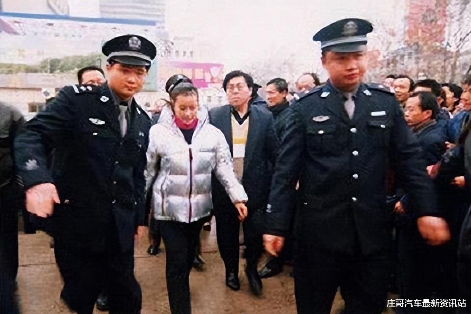 侵权|9位顶流明星的监狱生活：没有任何优待，洗澡上厕所没有隐私