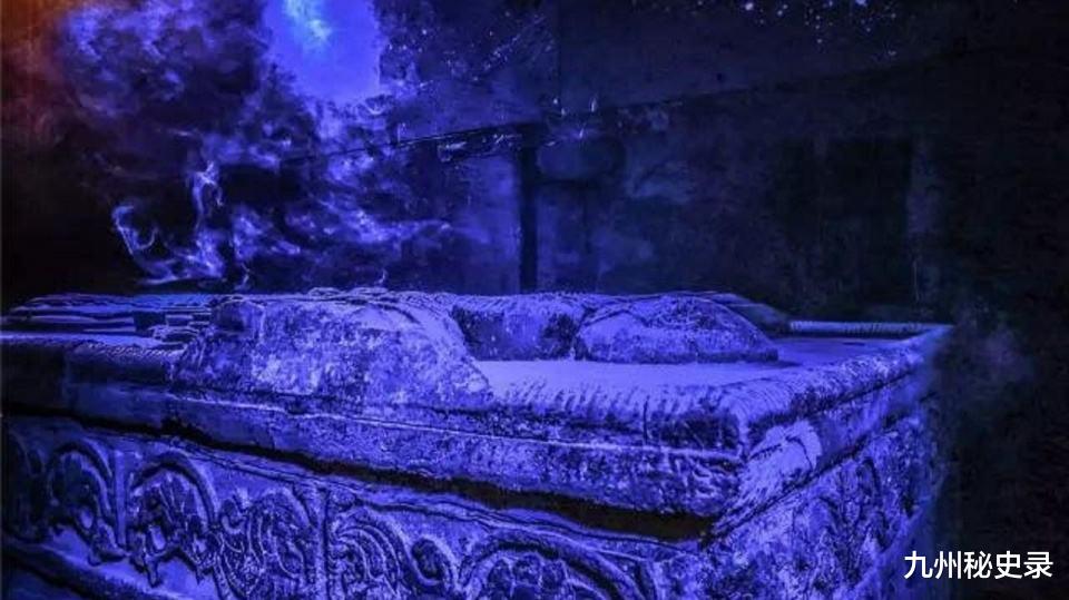 千年古墓挖出大量蓝色遗骨,疑似外星人所留?还是合葬?