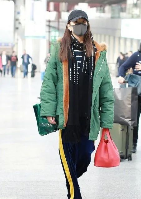 关晓彤|曾经冠名“格格”的关晓彤，如今成为没有底线赚黑心钱的代表