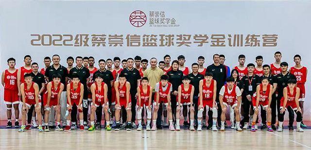 巩晓彬|高诗岩和一家公司签约，广东退出超级联赛，巩晓彬迎来喜讯