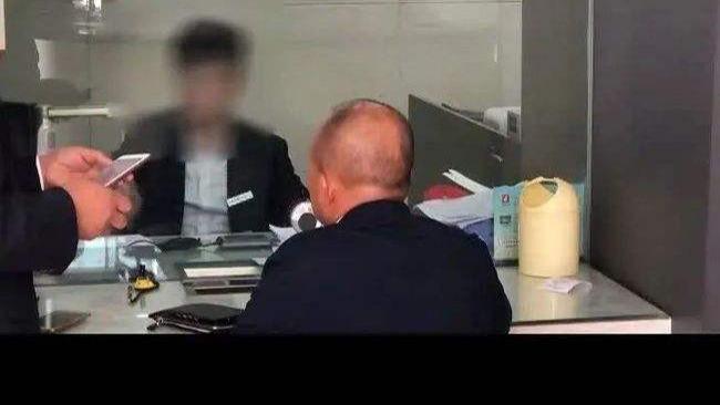 江苏扬州，一男子因意外身亡。由于他生前尚欠银行20万元的贷款未还