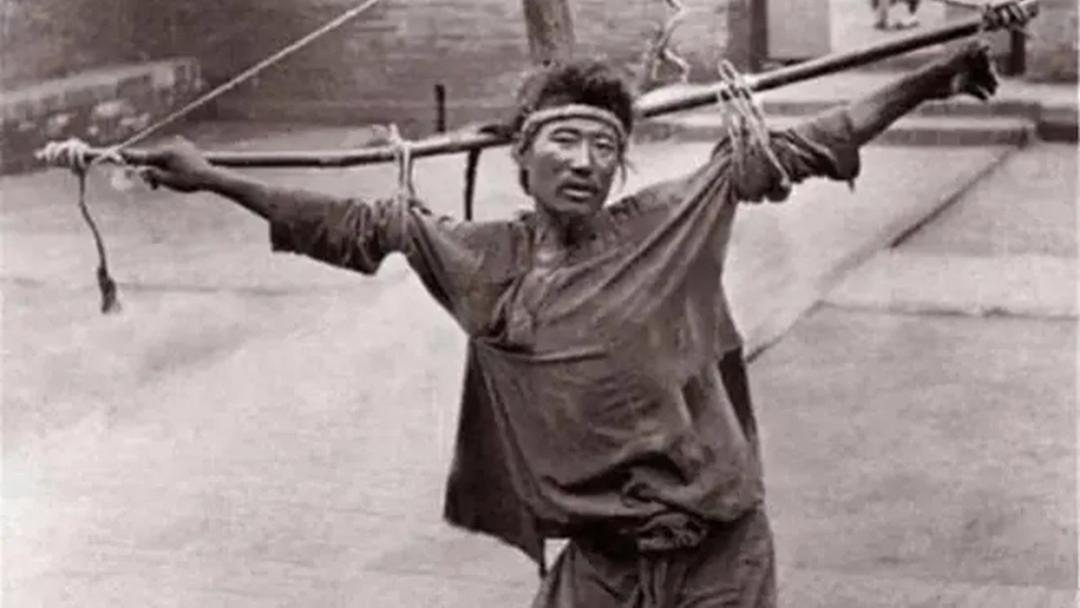 清代奇案：书生被诬杀嫂，案件未明却冤死狱中，村民知真相却不说