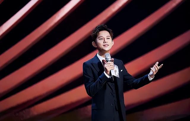 何炅|从万人捧到万人嫌，“完美老好人”何炅，怎么就走到了今天？