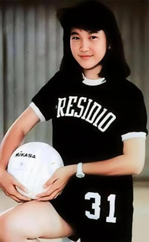 李玟|“电臀天后”李玟:6次恋爱后嫁洋老公,9次试管怀不上孩子