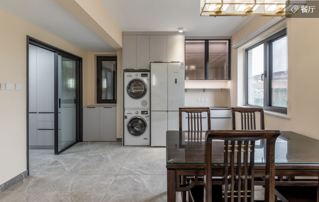 将三居室,爆改成父母钟爱的一居室,处处彰显中式的美