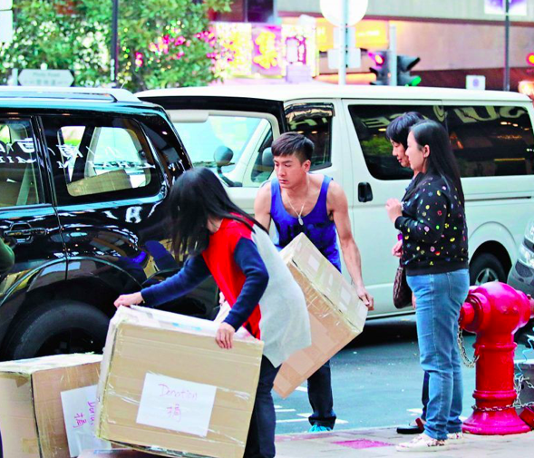 马国明|马国明恢复单身，黄心颖贪恋51岁许志安，错过人群中最乖的崽