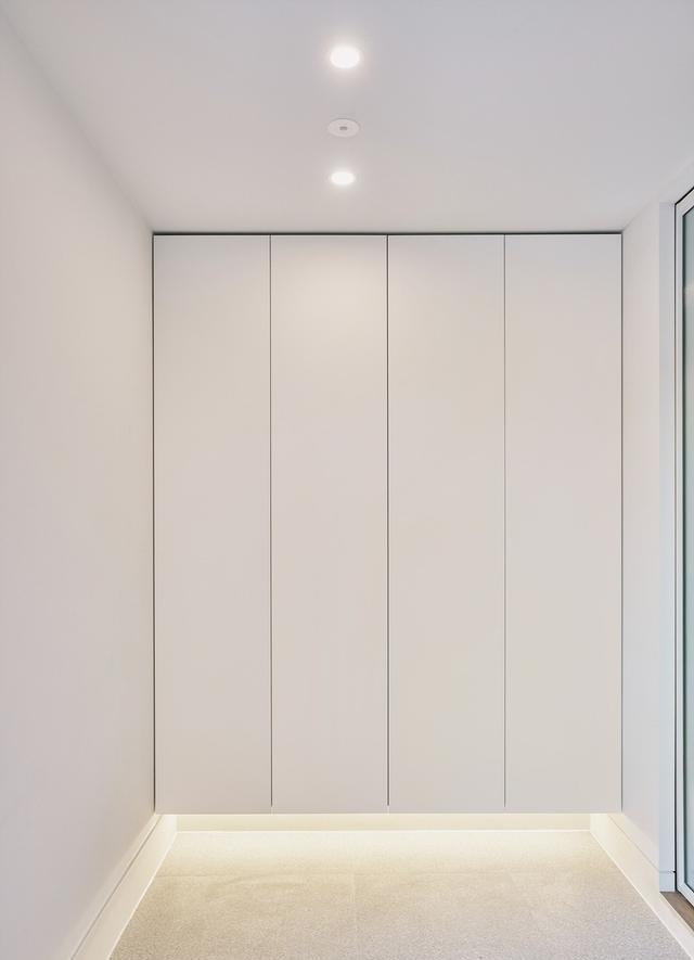 一家6口的379㎡私宅，2个娃3个娱乐房，大露台改“足球场”，阔气