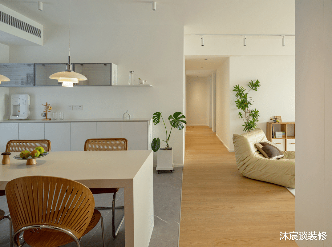 武汉一对夫妻,花1年时间把家装成了极简风,还没入住就被吐槽了