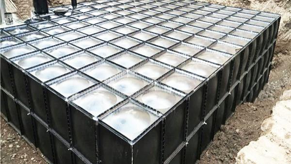 BDF水箱厂家：bdf地埋水箱内部件是不锈钢还是镀锌件？